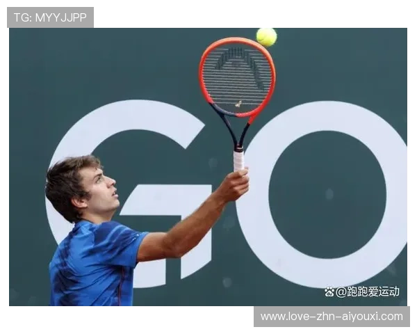 辛纳侧身回球堪称神迹